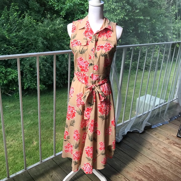 Banana Republic Dresses & Skirts - Banana Republic Tan & Red Floral dress size 4 NWT
